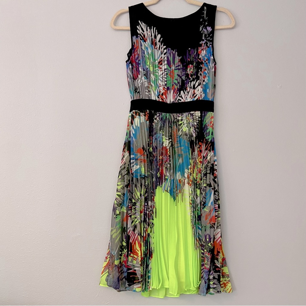 NWT BCBGMaxAzria Sierra Pleated Dress - Picture 3 of 11